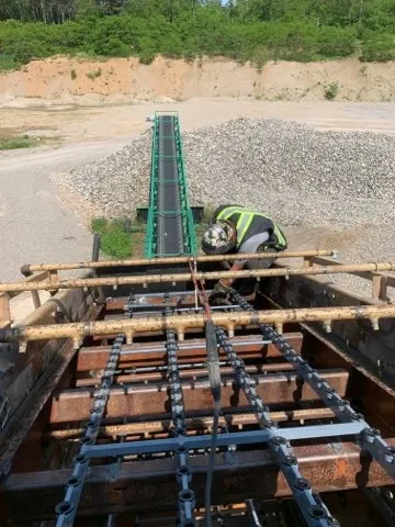 Deck work in the pit